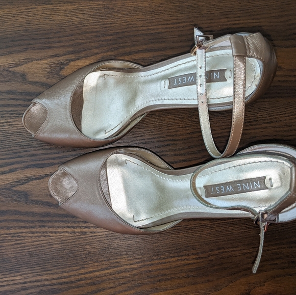 Nine West peep toe heels 7.5M - Picture 8 of 10